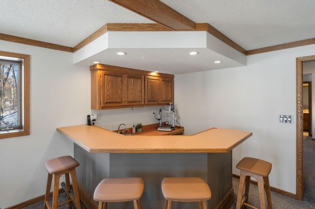 18300 8th Avenue N, Plymouth, MN 55447