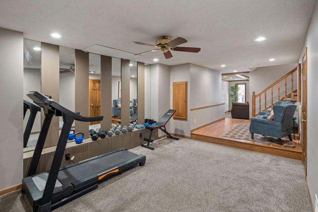 18300 8th Avenue N, Plymouth, MN 55447