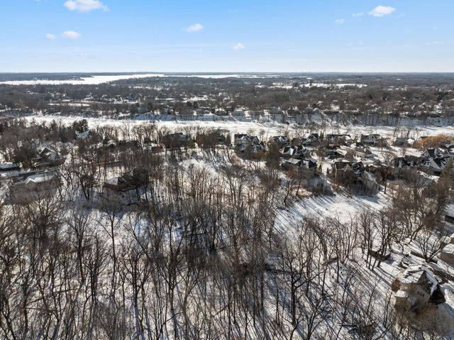 18300 8th Avenue N, Plymouth, MN 55447