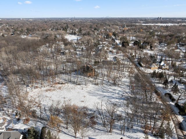 18300 8th Avenue N, Plymouth, MN 55447