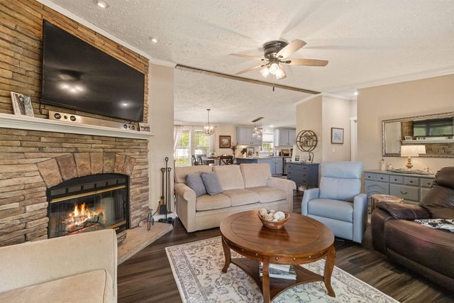 7 Welch Lane, Raymond, NH 03077