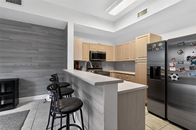 11042 NW 43rd Terrace, Doral, FL 33178