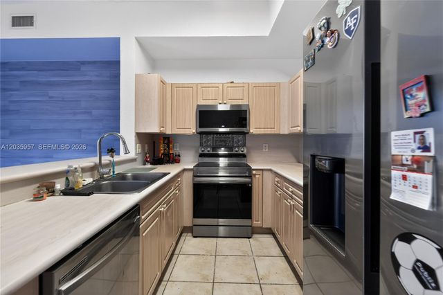 11042 NW 43rd Terrace, Doral, FL 33178