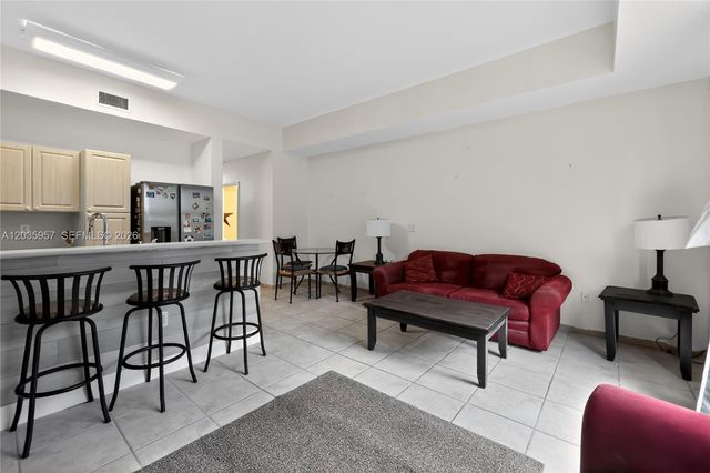 11042 NW 43rd Terrace, Doral, FL 33178