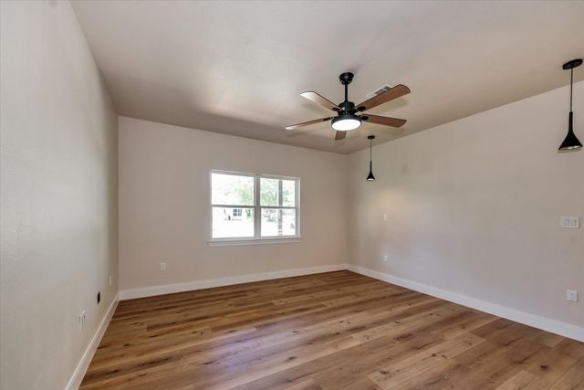 153 Bending Oaks Lane, Livingston, TX 77351