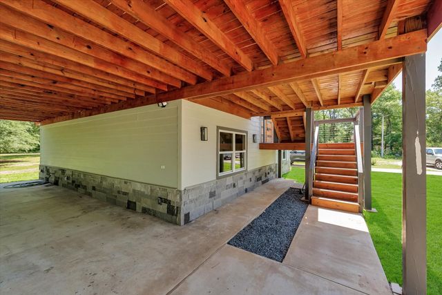 153 Bending Oaks Lane, Livingston, TX 77351