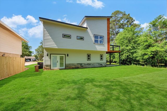153 Bending Oaks Lane, Livingston, TX 77351