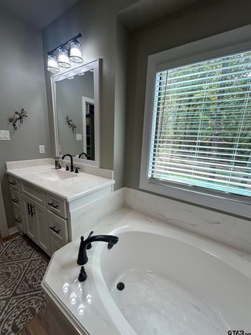 18707 Tree Top Lane, Flint, TX 75762