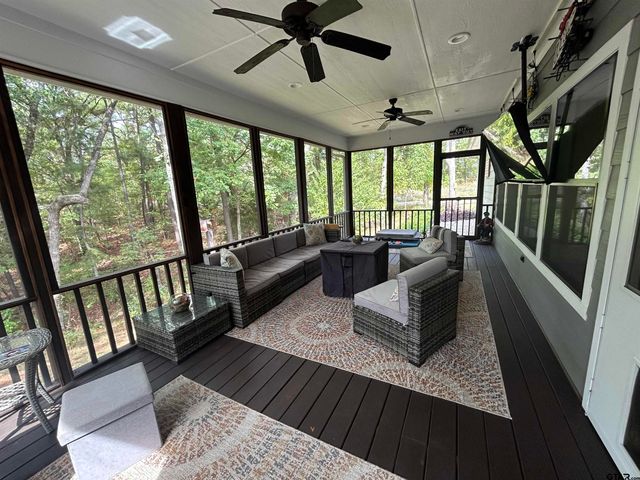 18707 Tree Top Lane, Flint, TX 75762