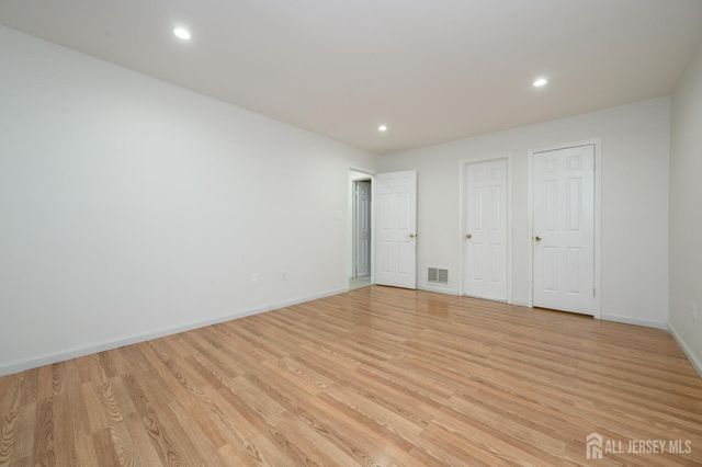 303 Michaels Court, Woodbridge Proper, NJ 07095