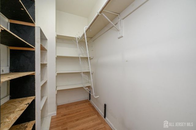 303 Michaels Court, Woodbridge Proper, NJ 07095