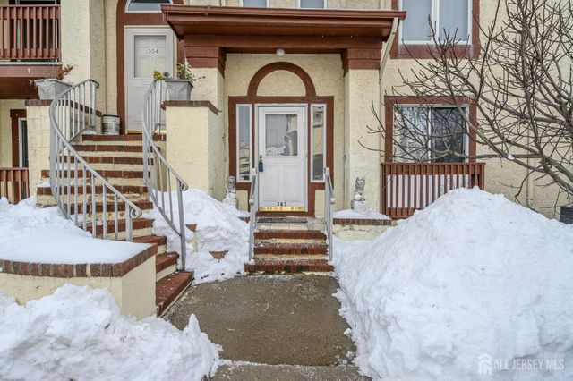 303 Michaels Court, Woodbridge Proper, NJ 07095