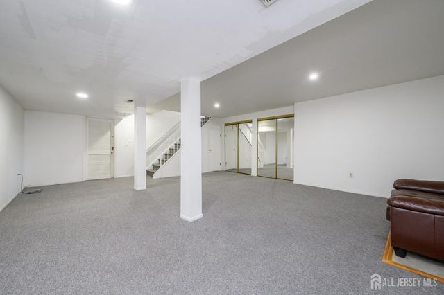 303 Michaels Court, Woodbridge Proper, NJ 07095