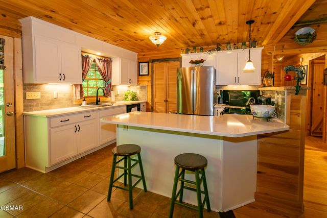 3803 Westwood Drive, Sevierville, TN 37862