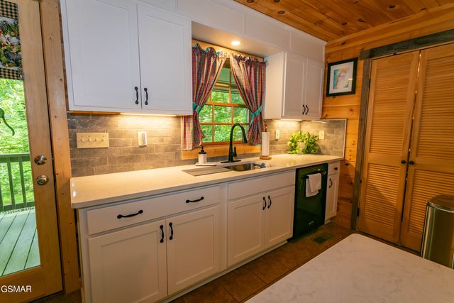 3803 Westwood Drive, Sevierville, TN 37862