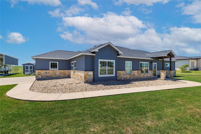 10617 Hamann LN, Coupland, TX 78615