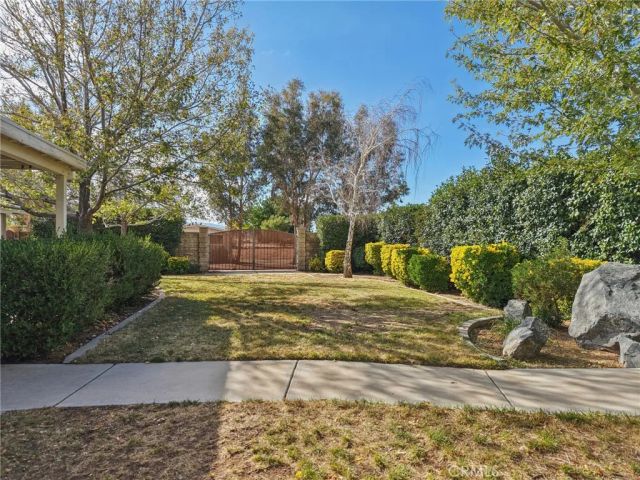 14388 Musgrave Road, Oak Hills, CA 92344