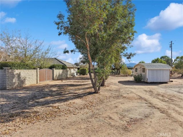 14388 Musgrave Road, Oak Hills, CA 92344