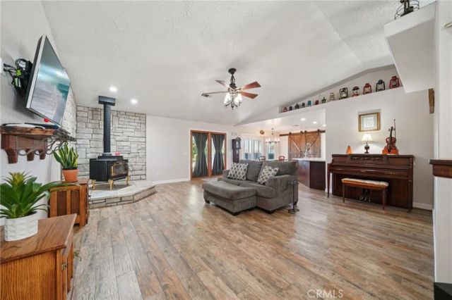 14388 Musgrave Road, Oak Hills, CA 92344