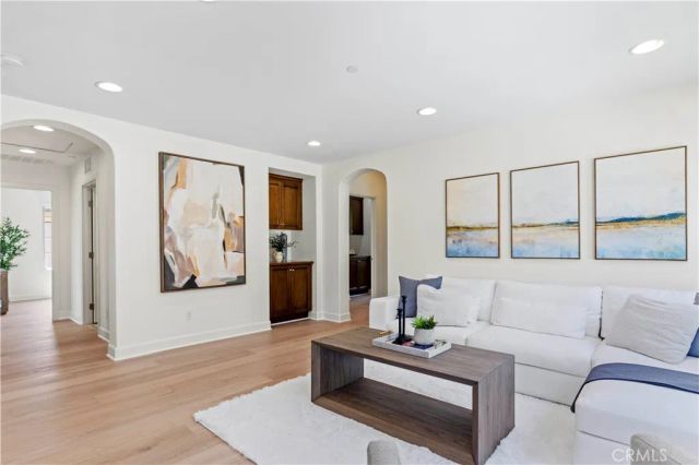 122 Catalonia, Irvine, CA 92618