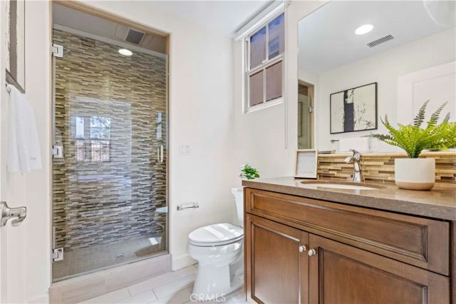 122 Catalonia, Irvine, CA 92618