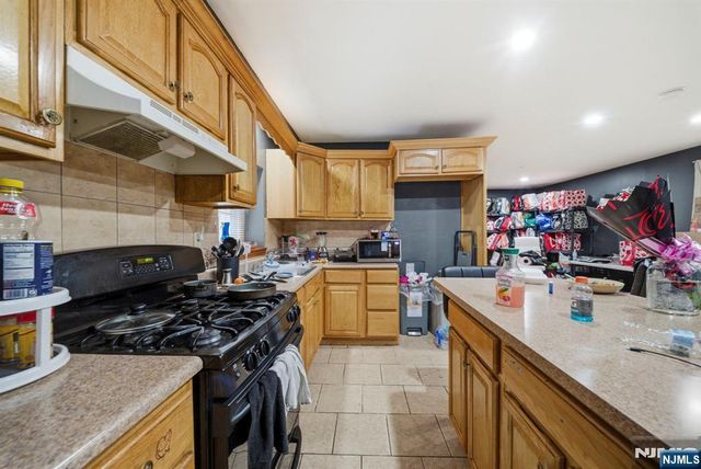 597 5th Street, Newark, NJ 07107