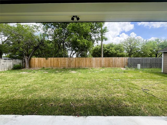 8914 Ivy Spring Lane, Houston, TX 77088