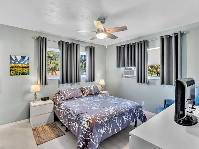 5180 SW 13th Street, Plantation, FL 33317