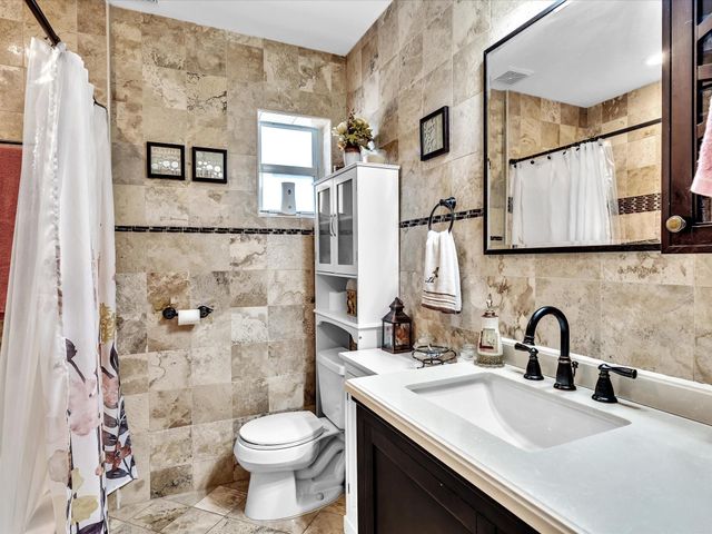 5180 SW 13th Street, Plantation, FL 33317