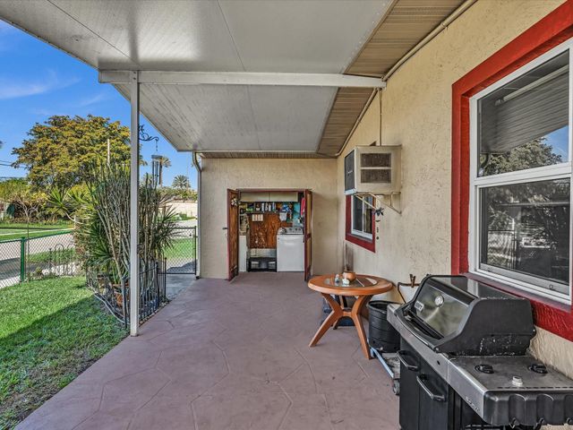 5180 SW 13th Street, Plantation, FL 33317