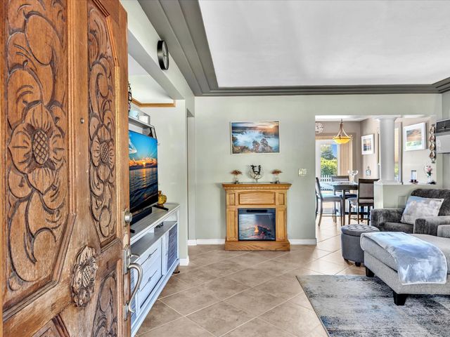 5180 SW 13th Street, Plantation, FL 33317