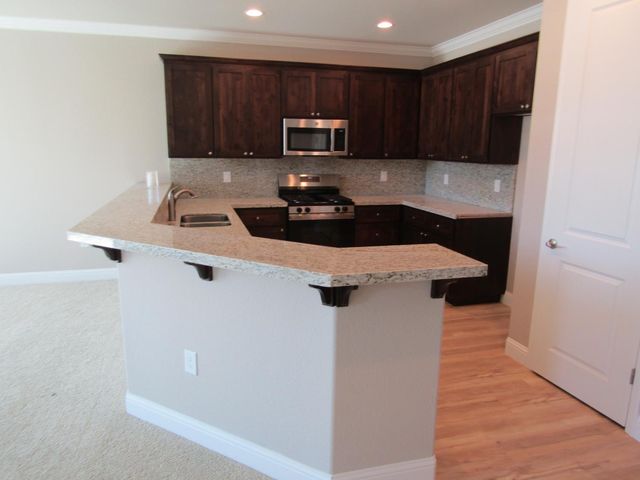 516 Bellflower Cir, Ione, CA 95640