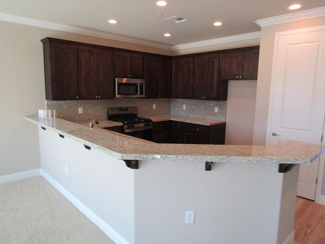 516 Bellflower Cir, Ione, CA 95640