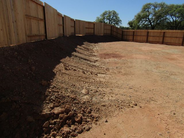 516 Bellflower Cir, Ione, CA 95640