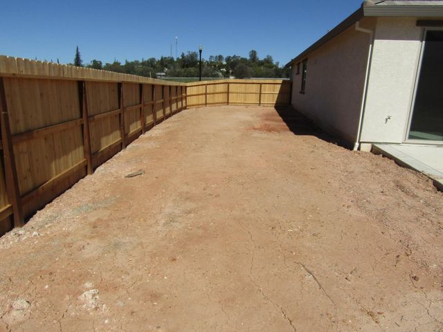 516 Bellflower Cir, Ione, CA 95640