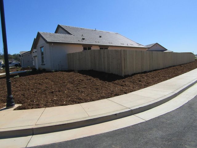 516 Bellflower Cir, Ione, CA 95640