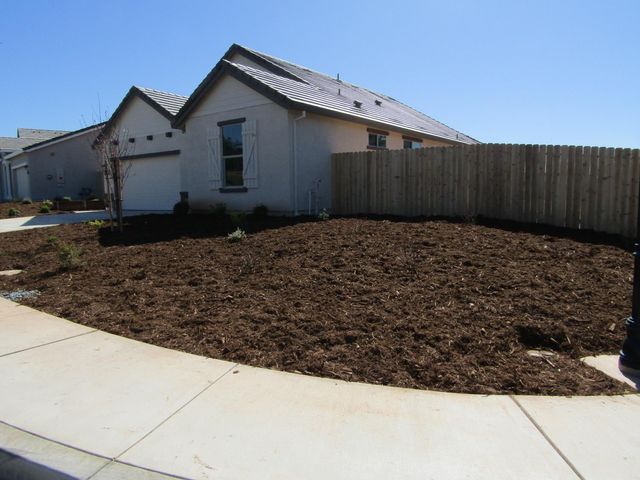 516 Bellflower Cir, Ione, CA 95640