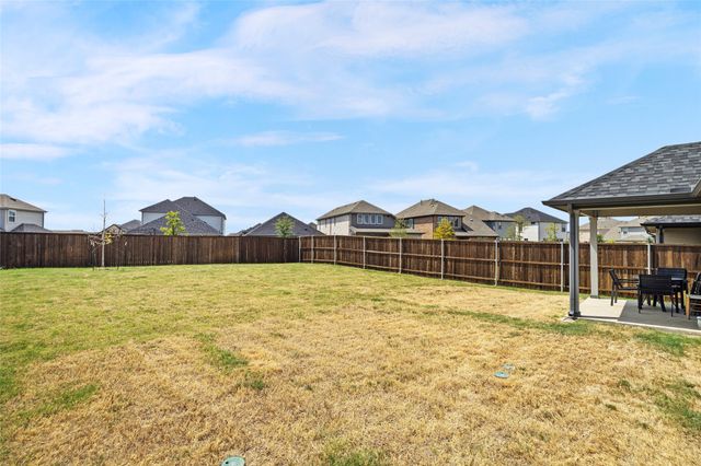 2826 Caroline Street, Royse City, TX 75189