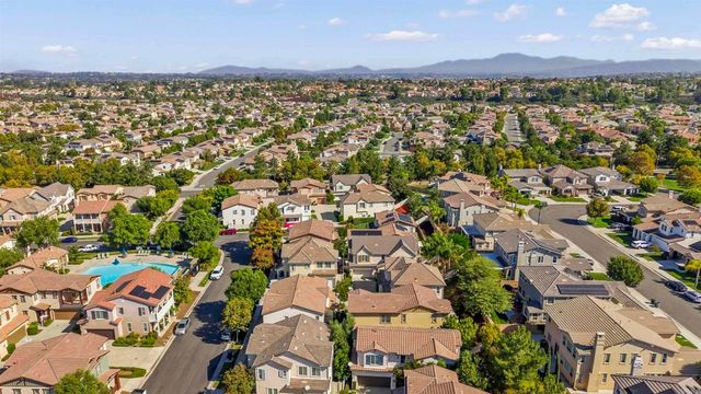 31937 Red Pine Way 80, Temecula, CA 92592