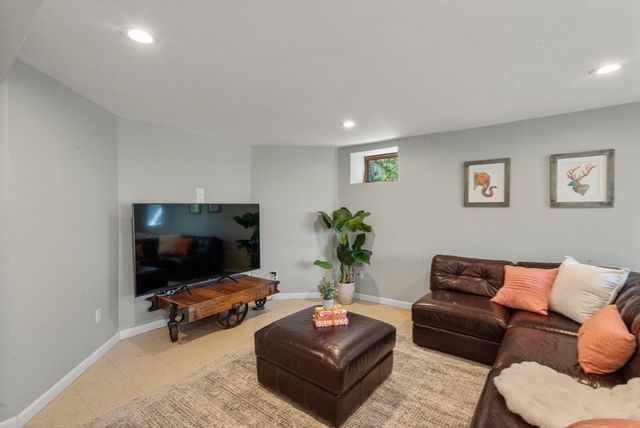 189 Mount Vernon Street, Newton, MA 02465