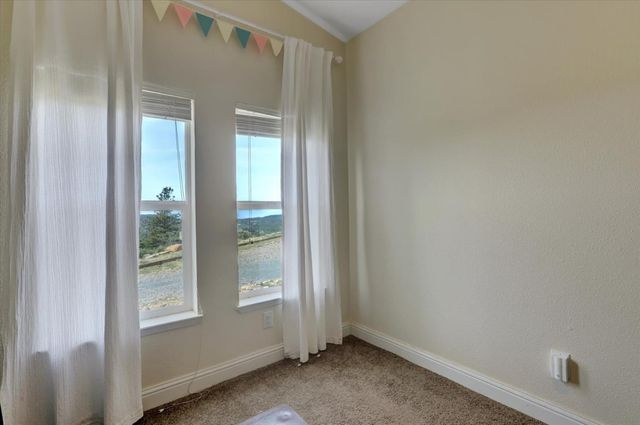 13886 Meadow Valley Rd, Dobbins, CA 95935