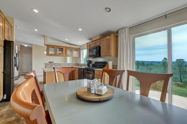 13886 Meadow Valley Rd, Dobbins, CA 95935