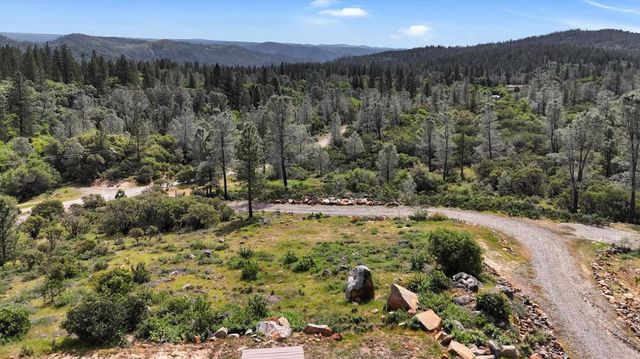 13886 Meadow Valley Rd, Dobbins, CA 95935