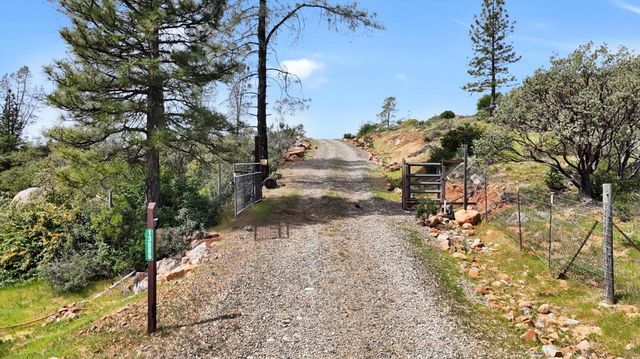 13886 Meadow Valley Rd, Dobbins, CA 95935