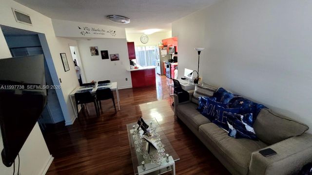 8017 Lake Dr 103, Doral, FL 33166