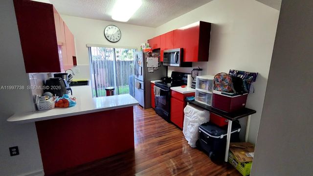 8017 Lake Dr 103, Doral, FL 33166