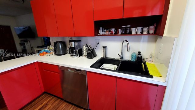 8017 Lake Dr 103, Doral, FL 33166