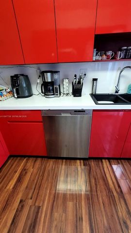 8017 Lake Dr 103, Doral, FL 33166