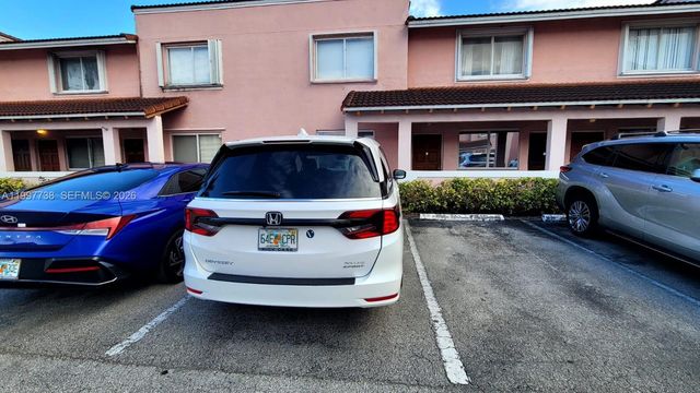 8017 Lake Dr 103, Doral, FL 33166