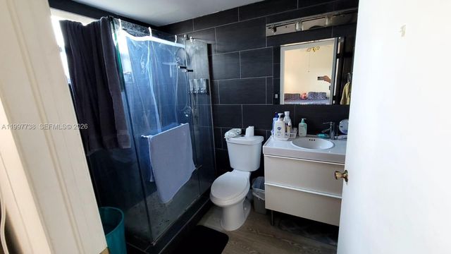 8017 Lake Dr 103, Doral, FL 33166